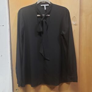 BCBG Bow Blouse w V-neck In Black Sz M shoulder-hem 26.5"pit-pit 20" SSS